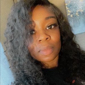 Meet your Posher, Raquel